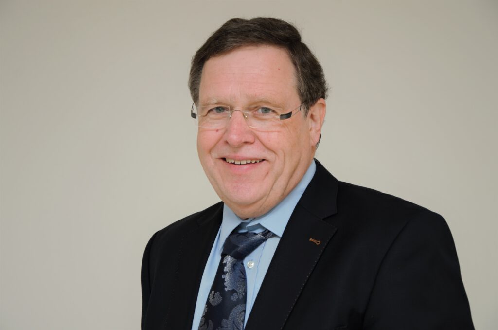 Jörg Ludwig. Er ist Abgeordneter der Freie Wähler-Fraktion in der XVII. Verbandsversammlung des Landeswohlfahrtsverbandes Hessen.
